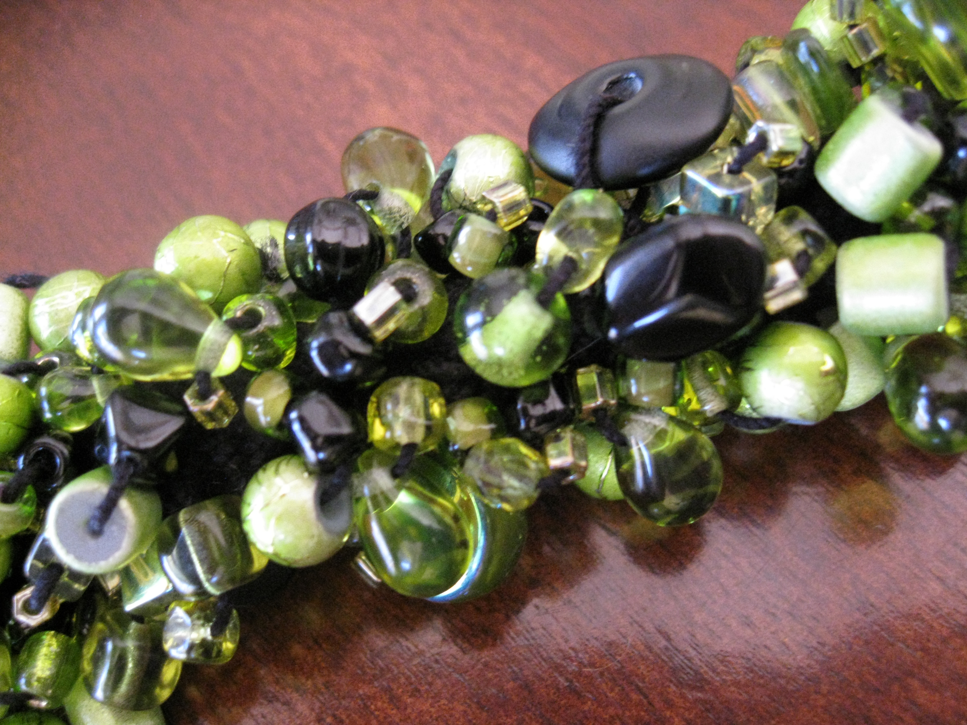 bead-crochet-bracelet-close-up