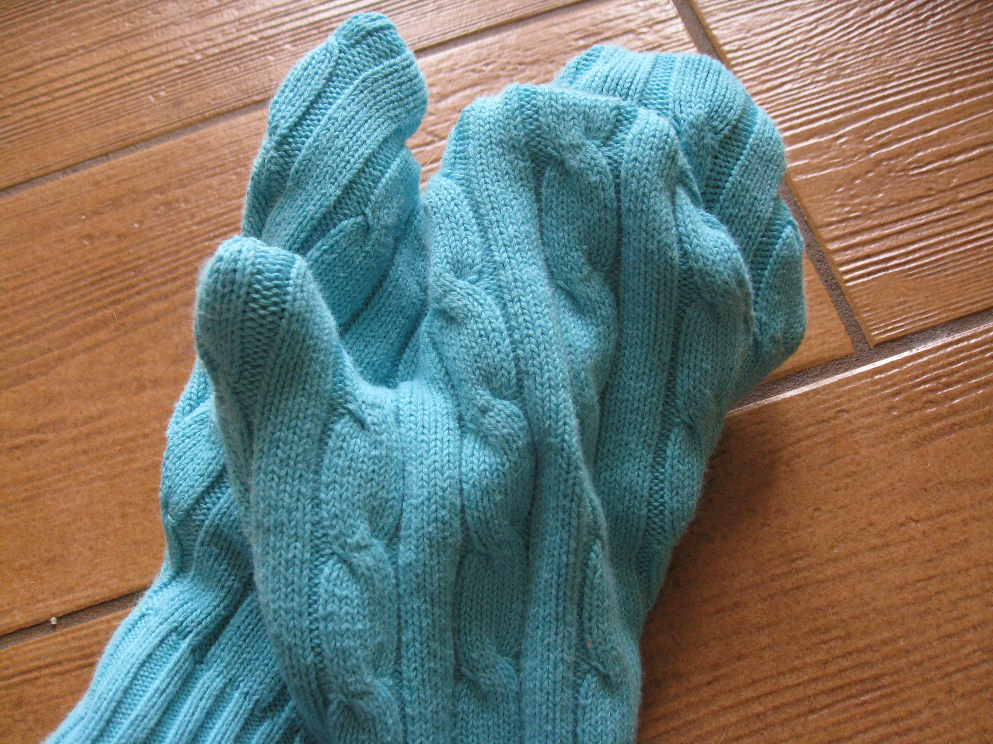 recycled-sweater-mittens